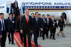 Lễ đón Thủ tướng nước Cộng hòa Singapore Lý Hiển Long tại Sân bay Quốc tế Nội Bài. (Ảnh: An Đăng/TTXVN)