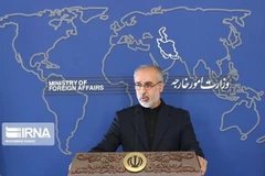 Người phát ngôn Bộ Ngoại giao Iran Nasser Kanaani phát biểu tại cuộc họp báo ở Tehran. (Ảnh: IRNA/TTXVN)