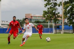 Một pha tranh bóng giữa cầu thủ 2 đội. (Nguồn: VFF)