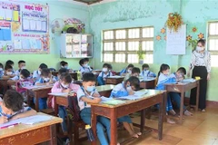 Mấy năm gần đây, số lượng học sinh các cấp luôn trong tình trạng năm sau cao hơn năm trước. Ảnh minh họa. (Ảnh: Hoài Nam/TTXVN)