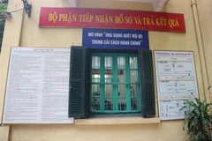 Công tác chuyển đổi số đã và đang được triển khai mạnh mẽ, hiệu quả tại các đại phương ở Hà Nội. (Ảnh Mạnh Khánh/TTXVN)