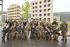 Binh sỹ Mỹ và Hàn Quốc tham gia cuộc diễn tập tác chiến đô thị phối hợp ở Paju ngày 24/8/2023. (Ảnh: Yonhap/TTXVN)