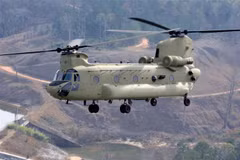 Máy bay trực thăng vận tải Chinook CH-47F. (Ảnh: AFP/TTXVN)