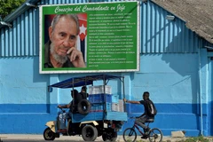 Hình ảnh lãnh tụ Fidel Castro trên đường phố Habana, Cuba. (Ảnh: AFP/TTXVN)