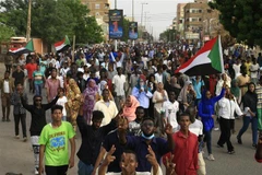 Người biểu tình tập trung tại Khartoum, Sudan, ngày 30/6/2019. (Ảnh: AFP/ TTXVN)
