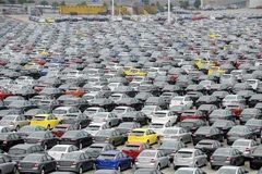 Xe ôtô mới tại công ty liên doanh Ford Mazda ở thành phố Trùng Khánh, Trung Quốc. (Ảnh: AFP/TTXVN)