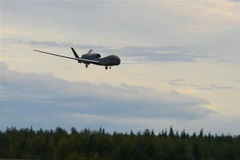 Máy bay không người lái RQ-4 Global Hawk của Không lực Mỹ ở căn cứ không quân Eielson, Alaska (Mỹ) ngày 16/8/2018. (Ảnh: AFP/TTXVN)