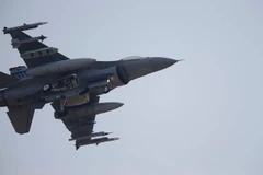 Chiến đấu cơ F-16 của Mỹ rơi tại Arizona, gây cháy cực lớn