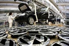 Robot giết công nhân ở nhà máy VW, dân mạng cầu cứu Sarah Connor