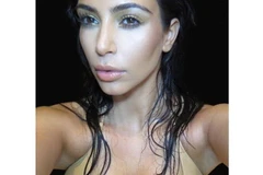 Kim Kardashian tung ảnh bìa gợi cảm cho cuốn "sách tự sướng"