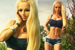 Người mẫu giống búp bê Barbie khoe ảnh bụng 6 múi