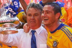Hiddink chính thức tạm dẫn dắt Chelsea thay Jose Mourinho