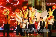 Chương trình nghệ thuật cầu truyền hình đặc biệt “Hồn thiêng sông núi”. (Ảnh: Anh Tuấn/TTXVN)