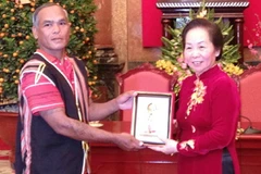 Phó Chủ tịch nước tiếp già làng, trưởng bản các dân tộc ít người