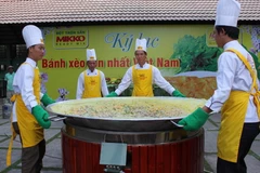 Trình làng chiếc bánh xèo xác lập kỷ lục lớn nhất Việt Nam