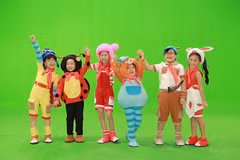 Dàn sao nhí xuất hiện trong Mầm chồi lá.