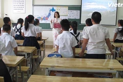 Khai giảng lớp học tiếng Nhật tại trường tiểu học Chu Văn An. (Ảnh: Tiến Đạt/Vietnam+)