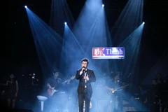 Sân khấu 'Đinh Mạnh Ninh Live' tối 30/7. (Ảnh: Tuấn Nguyên)