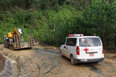 Các đội cơ động y tế sẵn sàng hỗ trợ vùng lũ. (Ảnh: TTXVN)