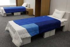 Giường làm từ bìa cứng giành cho các vận động viên tham dự Thế vận hội Olympic và Paralympic Tokyo 2020, sau đó chúng sẽ được tái chế. (Nguồn: AP)