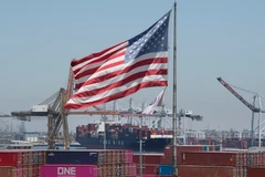 (Cảng hàng hóa Long Beach ở bang California, Mỹ. Ảnh: AFP/TTXVN)