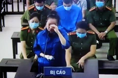 Bị cáo Nguyễn Thị Dương (vợ Đường Nhuệ), cầm đầu nhóm đối tượng chuyên thu tiền trên xác người chết tại Thái Bình. (Ảnh: Thế Duyệt/TTXVN)