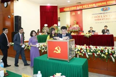 Trong ảnh: Đại biểu bỏ phiếu bầu Ban Chấp hành. (Ảnh: Phương Hoa/TTXVN)