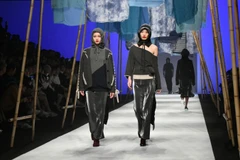 Một show diễn thời trang của nhà mốt Giorgio Armani tại Thượng Hải, Trung Quốc khi chưa xảy ra dịch bệnh viêm đường hô hấp cấp COVID-19. (Nguồn: CNN)