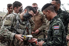 Binh sỹ Quân đội Hoàng gia Thái Lan và binh sỹ Quân đội Mỹ trong cuộc tập trận Lightning Forge ở Hawaii ngày 12/7 (Nguồn: stripes.com)