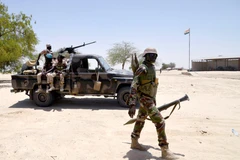 Binh sỹ Niger tuần tra tại Bosso. (Ảnh: AFP/TTXVN)