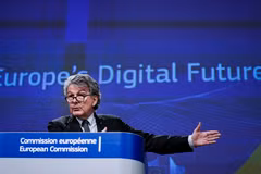 Ủy viên Liên minh châu Âu (EU) phụ trách thị trường nội địa Thierry Breton. (Ảnh: AFP/TTXVN)