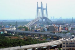 Một góc Thành phố Hồ Chí Minh (cầu Phú Mỹ bắc từ quận 7 sang quận 2). (Ảnh: Kim Phương/TTXVN)