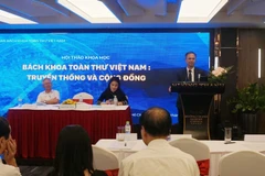Tiến sỹ Đặng Xuân Thanh, Phó Chủ tịch Viện Hàn lâm Khoa học xã hội Việt Nam, Phó Chủ nhiệm Thường trực Đề án Biên soạn Bách khoa toàn thư Việt Nam phát biểu tại Hội thảo. (Ảnh: Thu Hoài/TTXVN)