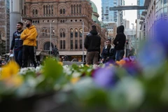 Người dân trên đường phố tại Sydney, Australia, ngày 24/6/2020. (Ảnh: THX/TTXVN)