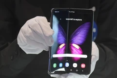 Điện thoại Samsung Galaxy Fold. (Ảnh: AFP/TTXVN)