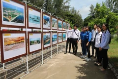 Trưng bày tư liệu 'Hoàng Sa, Trường Sa của Việt Nam' tại Phú Yên