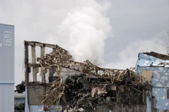 Lò phản ứng số 3 của nhà máy điện hạt nhân Fukushima Dai-ichi bị phá hủy sau thảm họa động đất kèm theo sóng thần tại thị trấn Okuma, Fukushima, Nhật Bản, ngày 15/3/2011. (Ảnh: AFP/ TTXVN)