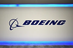 Biểu tượng của Tập đoàn sản xuất máy bay Boeing. (Ảnh: AFP/TTXVN)