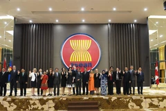 Các đại biểu tham dự cuộc họp Ủy ban hợp tác chung ASEAN-Canada (ACJCC) lần thứ 8 chụp ảnh chung. (Ảnh: Ban Thư ký ASEAN)