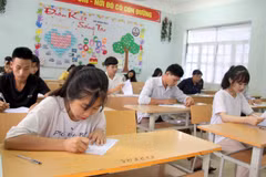 Thí sinh dự thi tại điểm thi Trường Trung học phổ thông Than Uyên, huyện Than Uyên tỉnh Lai Châu trong kỳ thi THPT quốc gia 2019. Ảnh minh họa: (Quý Trung/TTXVN)