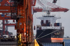 Cảng container ở Tokyo, Nhật Bản. (Ảnh: AFP/TTXVN)