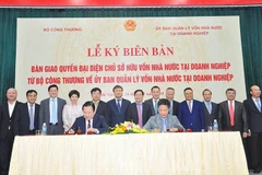 Bộ Công Thương và Ủy quản lý vốn Nhà nước tổ chức lễ bàn giao quyền đại diện chủ sở hữu 6 Tập đoàn, Tổng công ty do Bộ Công Thương làm chủ sở hữu vốn Nhà nước tại doanh nghiệp sang Ủy ban tháng 11/2018 (Nguồn: Bộ Công thương)