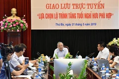Giao lưu trực tuyến với chủ đề về lộ trình tăng tuổi nghỉ hưu. (Ảnh: PV/Vietnam+)
