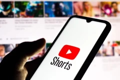 YouTube cho nhà sáng tạo video giữ 45% doanh thu.