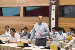 Tướng Tô Ân Xô thông tin về một số vụ án. (Ảnh: Đức Duy/Vietnam+)