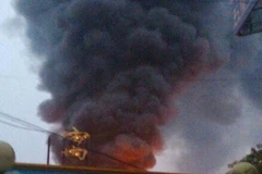 Khói bốc lên từ đám cháy. (Nguồn: ctv-america.com)