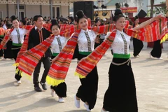 Tưng bừng thôn bản mùa Lễ hội Hoa Ban khắp vùng Tây Bắc