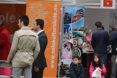 Quầy giới thiệu về Việt Nam tại Lễ hội. (Nguồn: TTXVN)