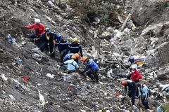 Pháp vẫn chưa tìm thấy hộp đen thứ hai của chiếc máy bay rơi