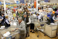 Người dân Đức mua sắm tại một siêu thị. (Nguồn: adelaidenow.com.au)